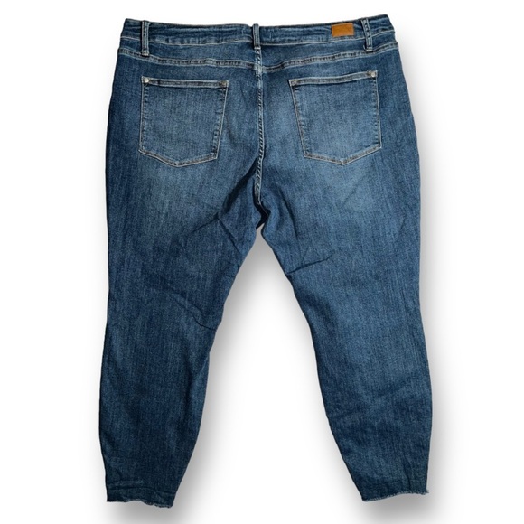 JUDY BLUE Distressed Busted Knee Skinny Fit Jeans Stretch Denim Pants 24W - Picture 3 of 9